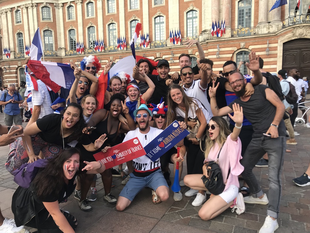 avrupa rüyası otobüsle avrupa turu profesyonel rehber hizmeti